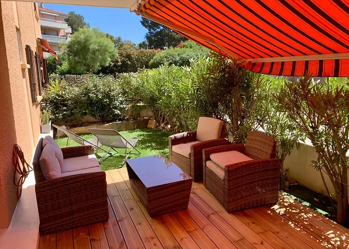 Appartement Rdc Tres Grande Terrasse Proche Mer Et Centre Ville