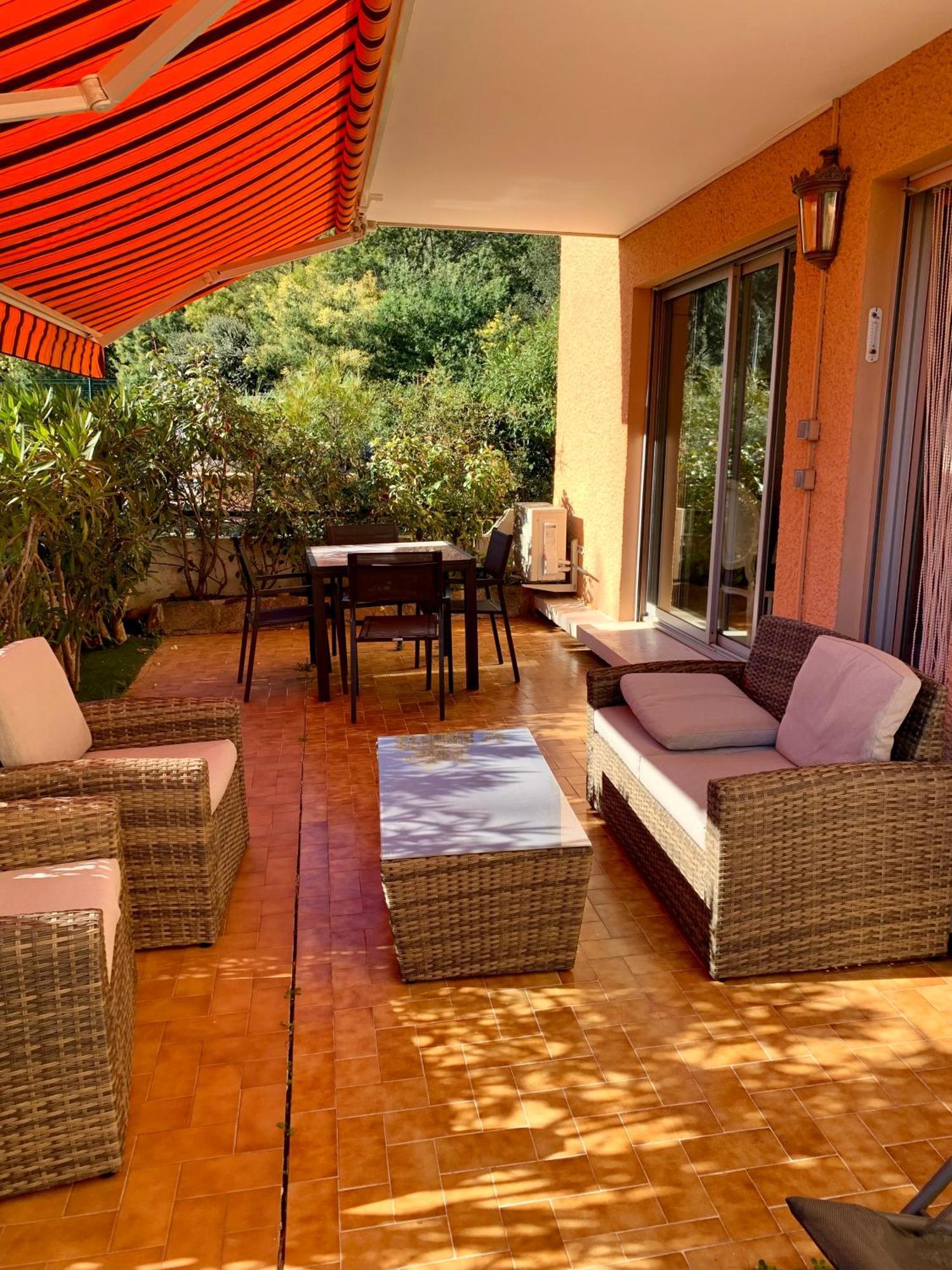 Apartment Rdc Tres Grande Terrasse Proche Et Centre