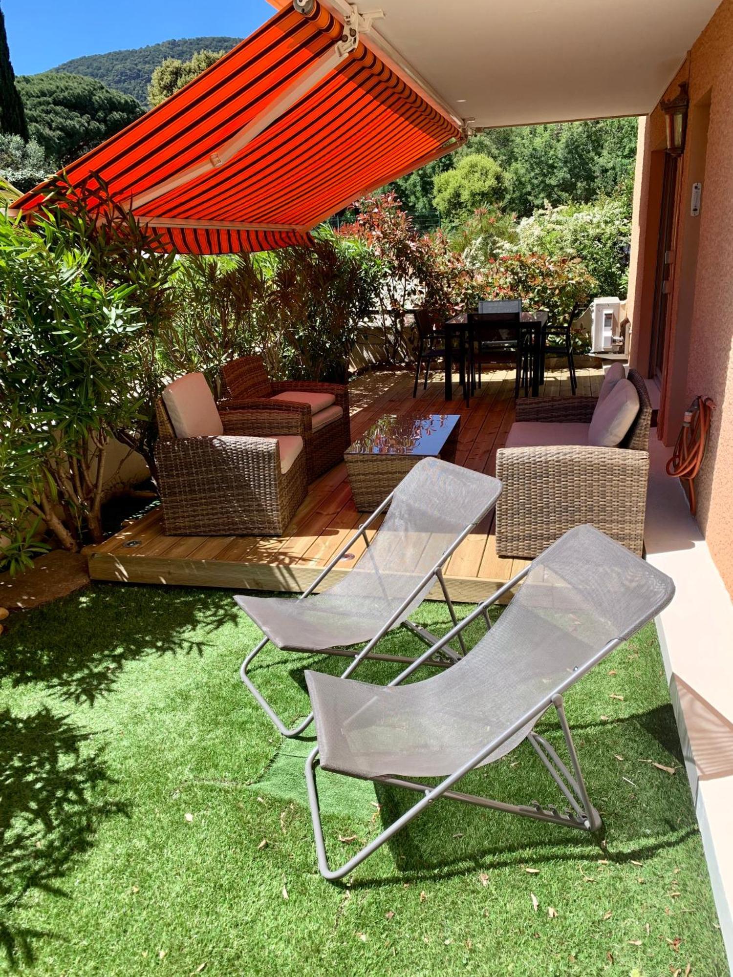 Rdc Tres Grande Terrasse Proche Et Centre * Cavalaire-sur-Mer